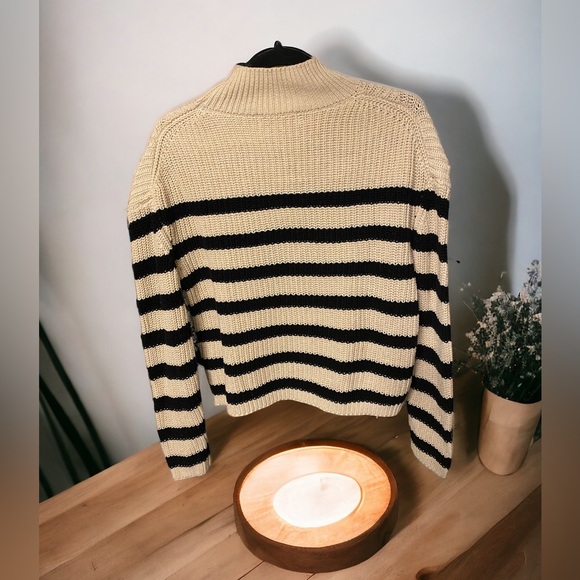 Evereve John + Jenn Galleger 100% cotton sweater. Size S. - Picture 4 of 6